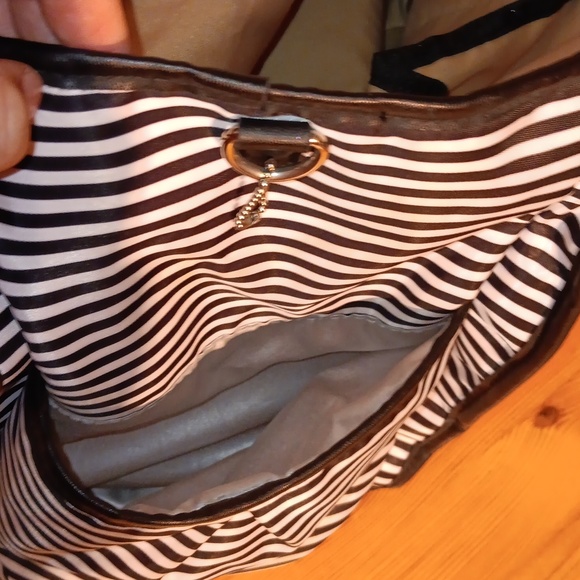 Like new Skip Hop Grand Central Diaper Bag, Black & White Stripe tote - Picture 7 of 7